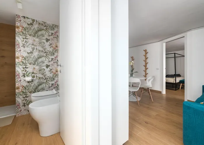 Angel Joy Rooftop Private Terrace Near Roma Tiburtina Train & Metro Station * Roma