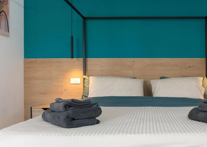 Angel Joy Rooftop Private Terrace Near Roma Tiburtina Train & Metro Station Apartment *